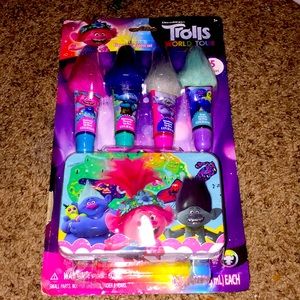 Trolls lip gloss with a little box